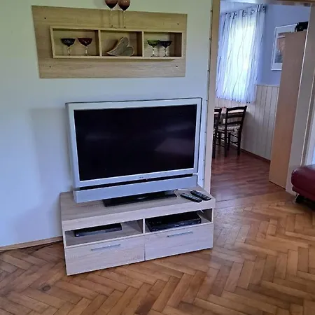 Gaestehaus Six Mit Gemeinschaftskueche Bis 6 Personen Uttenweiler