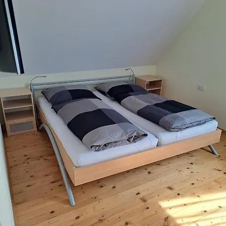 Gaestehaus Six Mit Gemeinschaftskueche Bis 6 Personen * Uttenweiler