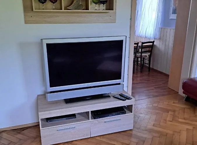 Gaestehaus Six Mit Gemeinschaftskueche Bis 6 Personen Uttenweiler