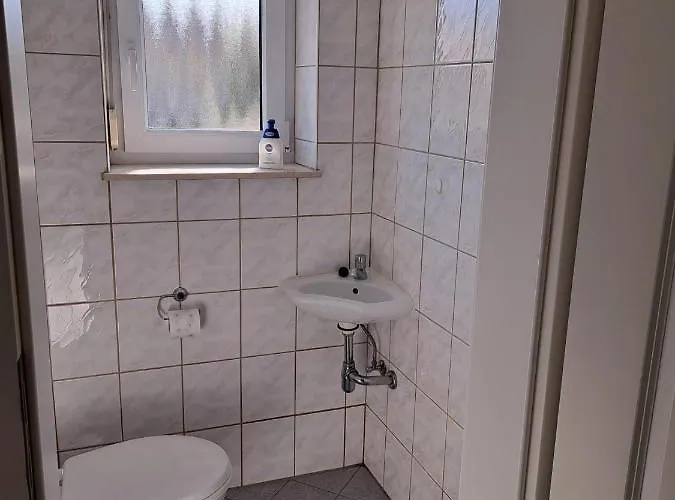 Gaestehaus Six Mit Gemeinschaftskueche Bis 6 Personen Uttenweiler