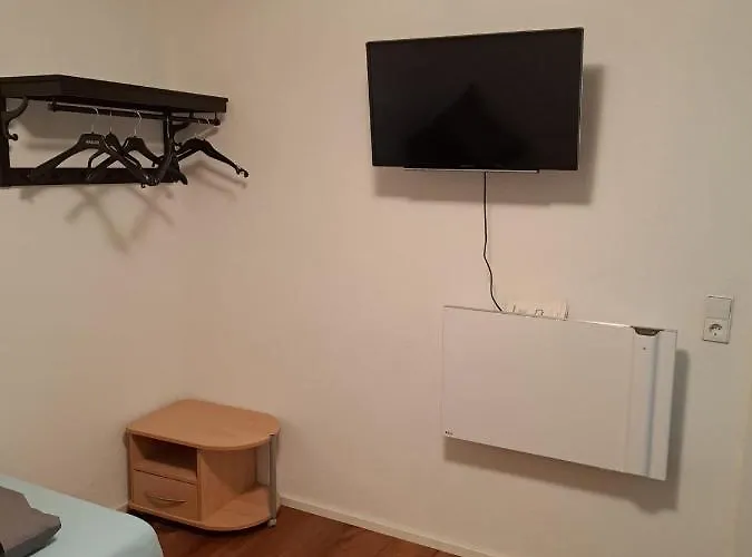 Gaestehaus Six Mit Gemeinschaftskueche Bis 6 Personen Couette-café *